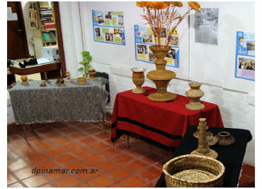exposicion en la biblioteca