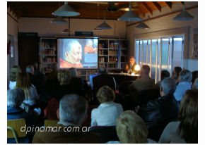 Pamparana expone su libro en pinamar