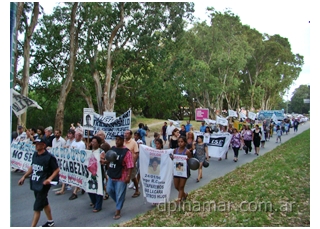 gente en la marcha por cabezas