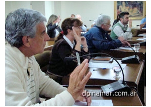 concejales votando